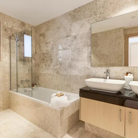 Town House Sleeps 6 With Pool And Air Con * Kouklia